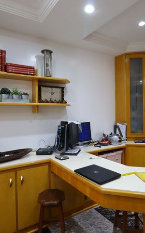 Casa à venda com 420m², 3 quartos e 8 vagasEscritório