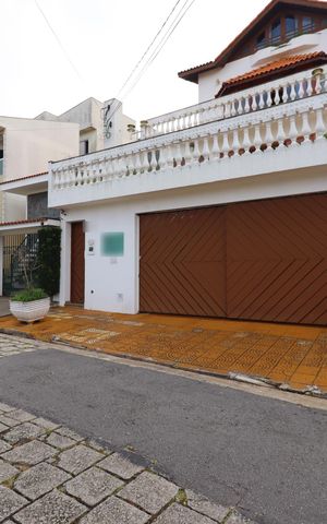 Casa à venda com 420m², 3 quartos e 8 vagasFachada
