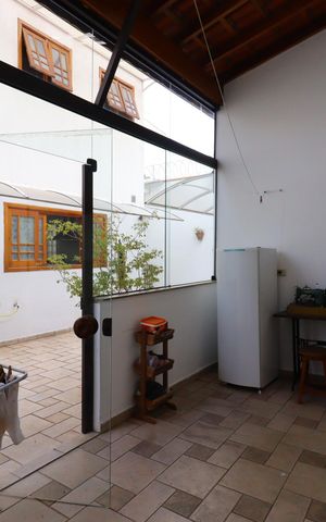 Casa à venda com 420m², 3 quartos e 8 vagasÁrea de Serviço