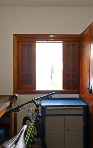 Casa à venda com 420m², 3 quartos e 8 vagasQuarto de Serviço