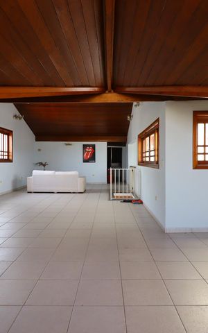 Casa à venda com 420m², 3 quartos e 8 vagasCobertura