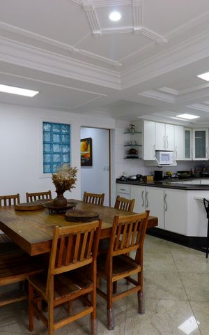 Casa à venda com 420m², 3 quartos e 8 vagasCozinha