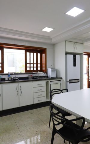 Casa à venda com 420m², 3 quartos e 8 vagasCozinha