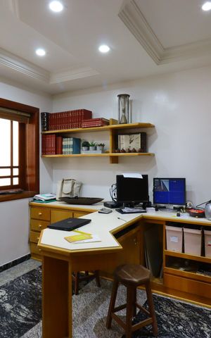 Casa à venda com 420m², 3 quartos e 8 vagasEscritório