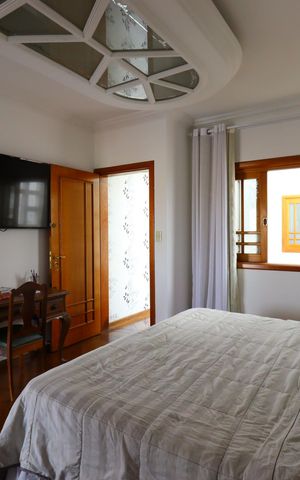 Casa à venda com 420m², 3 quartos e 8 vagasSuíte 3