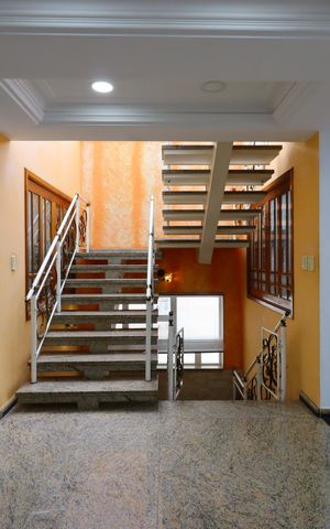 Casa à venda com 420m², 3 quartos e 8 vagasSala