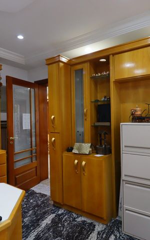 Casa à venda com 420m², 3 quartos e 8 vagasEscritório