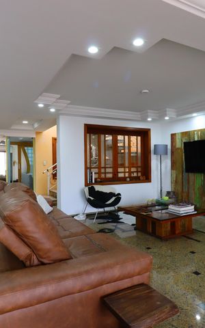 Casa à venda com 420m², 3 quartos e 8 vagasSala