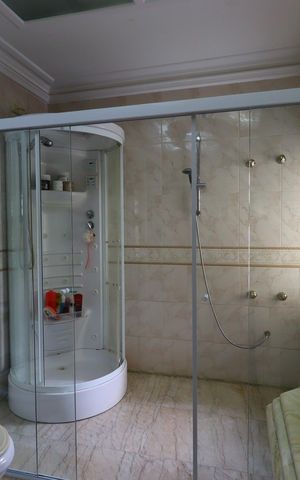 Casa à venda com 420m², 3 quartos e 8 vagasBanheiro da Suíte 3