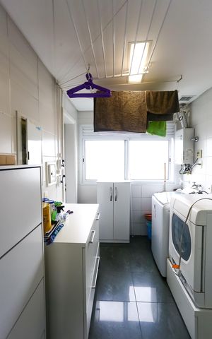 Apartamento à venda com 163m², 3 quartos e 3 vagas Apartamento à venda com 163m², 3 quartos e 3 vagasÁrea de Serviço