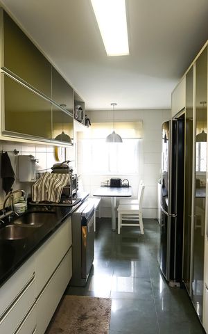 Apartamento à venda com 163m², 3 quartos e 3 vagas Apartamento à venda com 163m², 3 quartos e 3 vagasCozinha