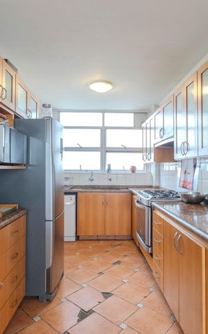 Apartamento à venda com 232m², 3 quartos e 2 vagas Apartamento à venda com 232m², 3 quartos e 2 vagasCozinha