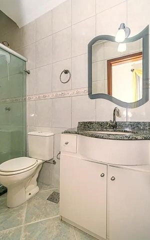 Casa para alugar com 216m², 4 quartos e 2 vagas Casa para alugar com 216m², 4 quartos e 2 vagasBanheiro