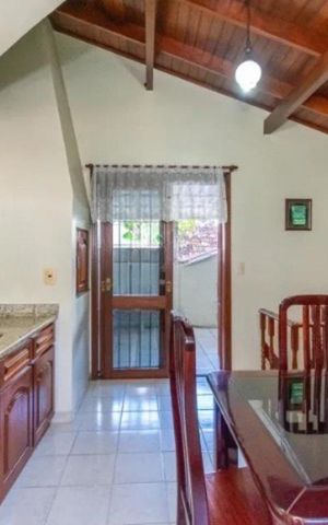 Casa para alugar com 216m², 4 quartos e 2 vagas