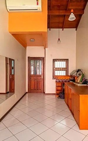 Casa para alugar com 216m², 4 quartos e 2 vagas