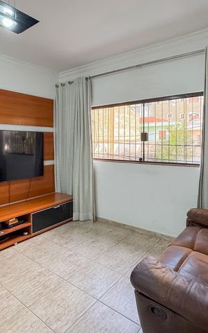 Casa à venda com 300m², 2 quartos e 2 vagasSala