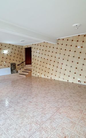 Casa à venda com 300m², 2 quartos e 2 vagasGaragem