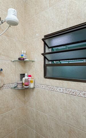 Casa à venda com 300m², 2 quartos e 2 vagasBanheiro da Suíte