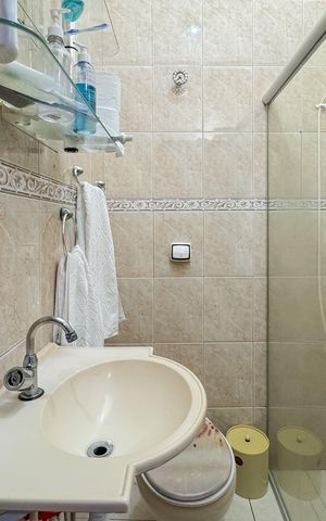 Casa à venda com 300m², 2 quartos e 2 vagasBanheiro da Suíte
