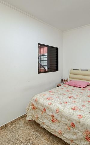 Casa à venda com 300m², 2 quartos e 2 vagasSuíte