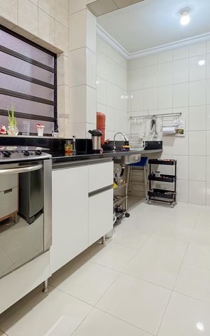 Casa à venda com 300m², 2 quartos e 2 vagasCozinha