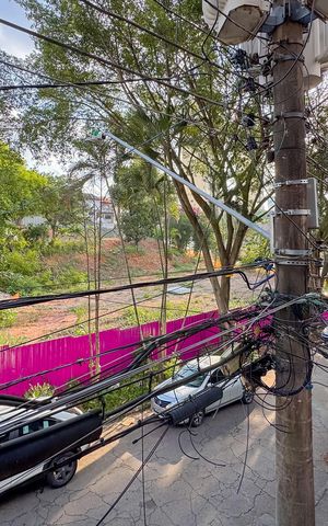 Casa à venda com 300m², 2 quartos e 2 vagasVista da Rua