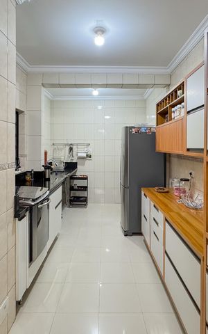Casa à venda com 300m², 2 quartos e 2 vagasCozinha