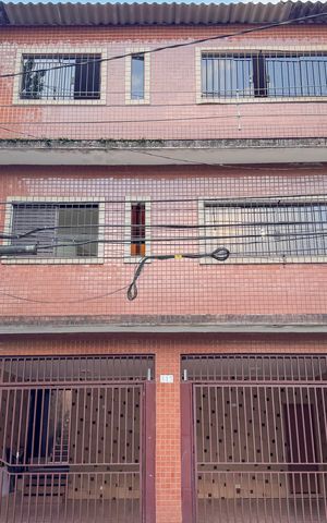 Casa à venda com 300m², 2 quartos e 2 vagasFachada