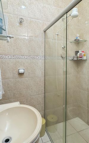 Casa à venda com 300m², 2 quartos e 2 vagasBanheiro da Suíte
