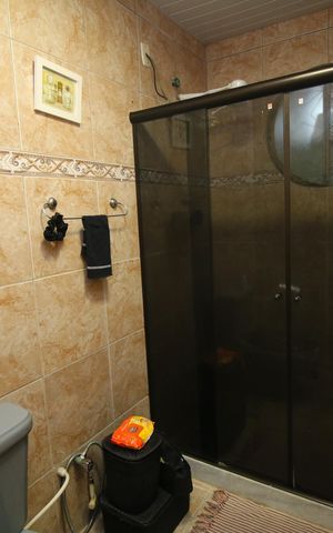 Casa à venda com 62m², 3 quartos e 2 vagasBanheiro