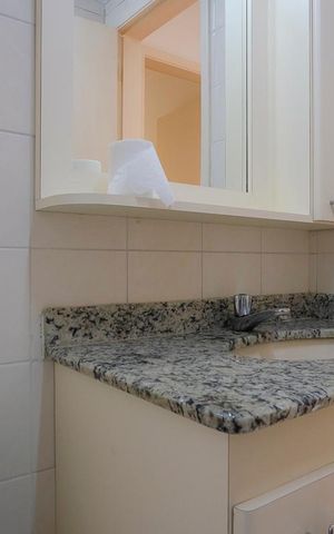 Apartamento para alugar com 63m², 2 quartos e 2 vagas Apartamento para alugar com 63m², 2 quartos e 2 vagasBanheiro