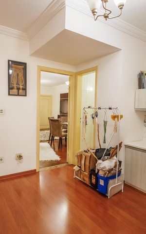 Apartamento para alugar com 170m², 3 quartos e 2 vagas Apartamento para alugar com 170m², 3 quartos e 2 vagasEscritório