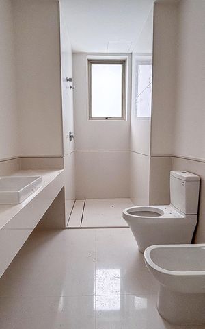 Apartamento à venda com 632m², 4 quartos e 7 vagasBanheiro da Suíte master