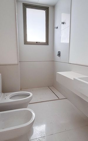 Apartamento à venda com 632m², 4 quartos e 7 vagasBanheiro da Suíte 2