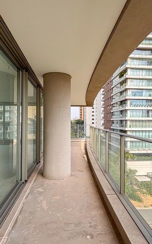 Apartamento à venda com 632m², 4 quartos e 7 vagasVaranda