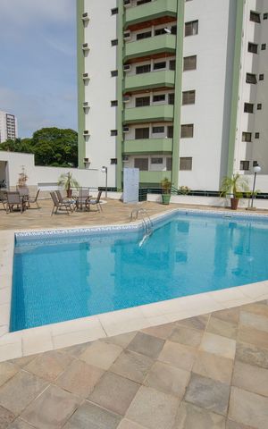 Apartamento para alugar com 170m², 3 quartos e 2 vagas Apartamento para alugar com 170m², 3 quartos e 2 vagasÁrea comum - Piscina