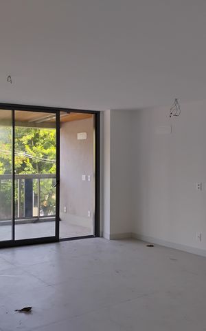 Apartamento à venda com 229m², 4 quartos e 2 vagas Apartamento à venda com 229m², 4 quartos e 2 vagasSala