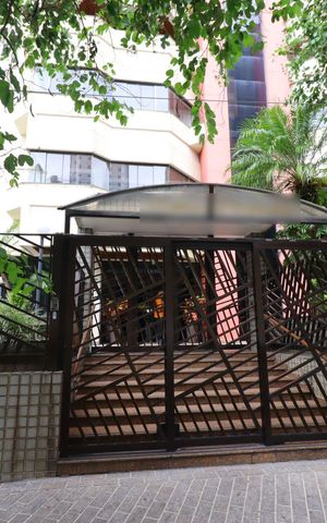 Apartamento à venda com 150m², 3 quartos e 3 vagasFachada