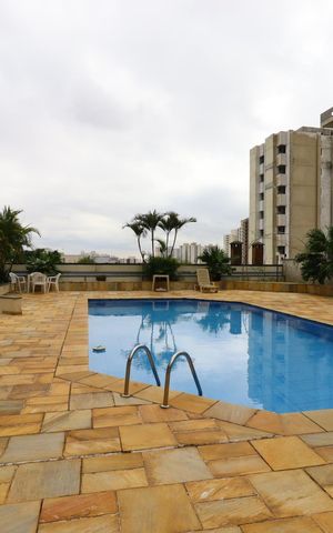 Apartamento à venda com 150m², 3 quartos e 3 vagasÁrea Comum - Piscina