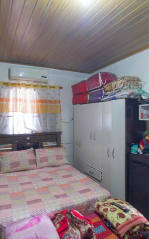 Casa à venda com 200m², 2 quartos e 2 vagas Casa à venda com 200m², 2 quartos e 2 vagasCasa 1 - Suíte