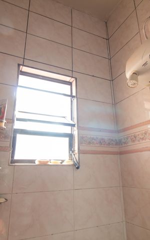 Casa à venda com 205m², 5 quartos e 4 vagas Casa à venda com 205m², 5 quartos e 4 vagasBanheiro da Suíte 2