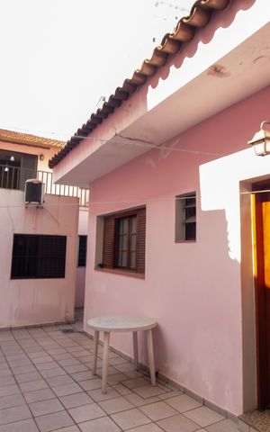 Casa à venda com 205m², 5 quartos e 4 vagas Casa à venda com 205m², 5 quartos e 4 vagasQuintal / Área de Serviço