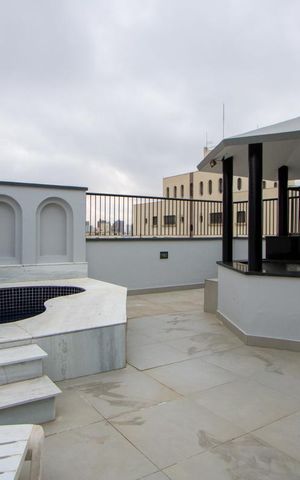 Apartamento à venda com 142m², 3 quartos e 2 vagas Apartamento à venda com 142m², 3 quartos e 2 vagasÁrea comum - Piscina