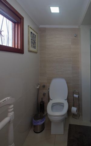 Casa à venda com 216m², 4 quartos e 4 vagasBanheiro da Suíte
