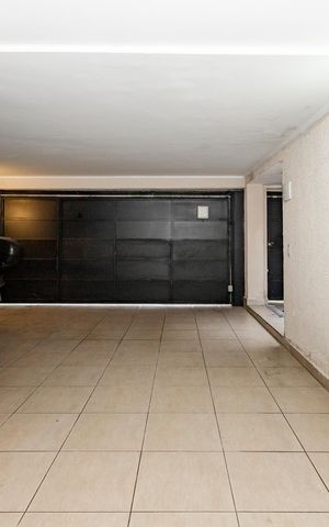 Casa à venda com 220m², 3 quartos e 2 vagas Casa à venda com 220m², 3 quartos e 2 vagasGaragem