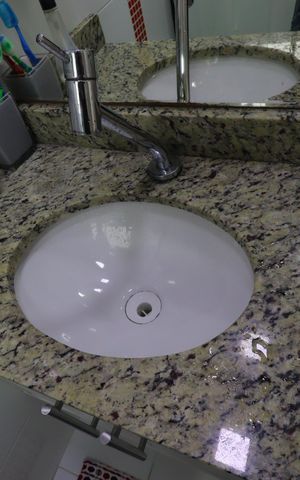 Apartamento à venda com 58m², 2 quartos e 1 vagaBanheiro da Suíte - Pia