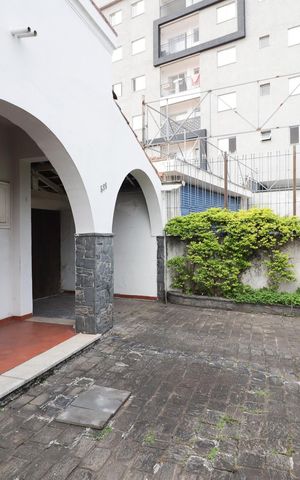 Casa para alugar com 400m², 4 quartos e 8 vagas Casa para alugar com 400m², 4 quartos e 8 vagasEntrada