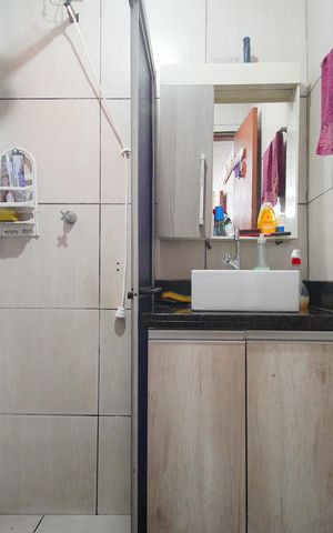 Casa à venda com 65m², 2 quartos e 2 vagasBanheiro
