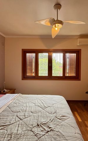 Casa à venda com 329m², 4 quartos e 3 vagas Casa à venda com 329m², 4 quartos e 3 vagasSuíte