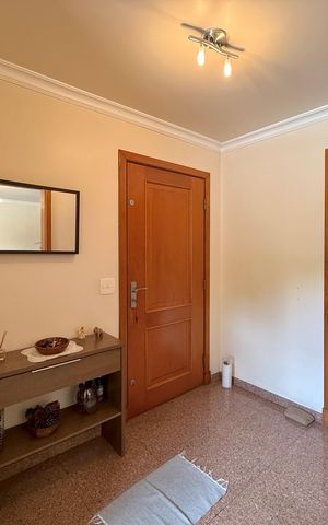 Casa à venda com 329m², 4 quartos e 3 vagas Casa à venda com 329m², 4 quartos e 3 vagasEntrada Casa
